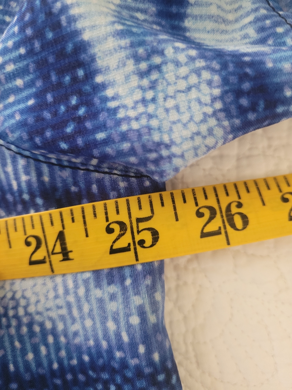 Carhartt Blue & White Patterned V-Neck Scrub Top - Picture 8 of 9